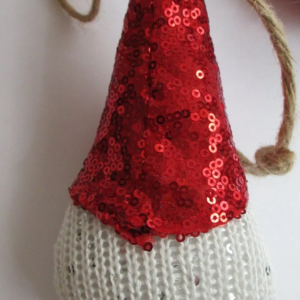 Valentine's Day Gnomes Hearts Love & Cupcakes Red & White Gnomes 6' Ft Garland
